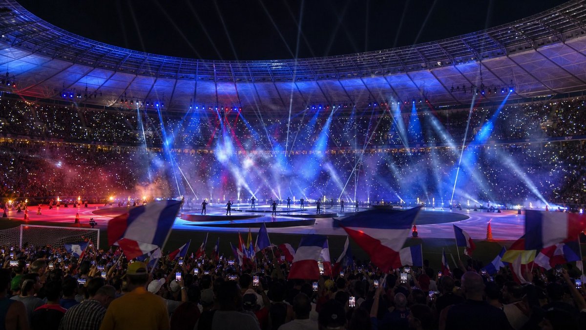 Anitta e Katy Perry fazem abertura da Copa virar assunto no Brasil