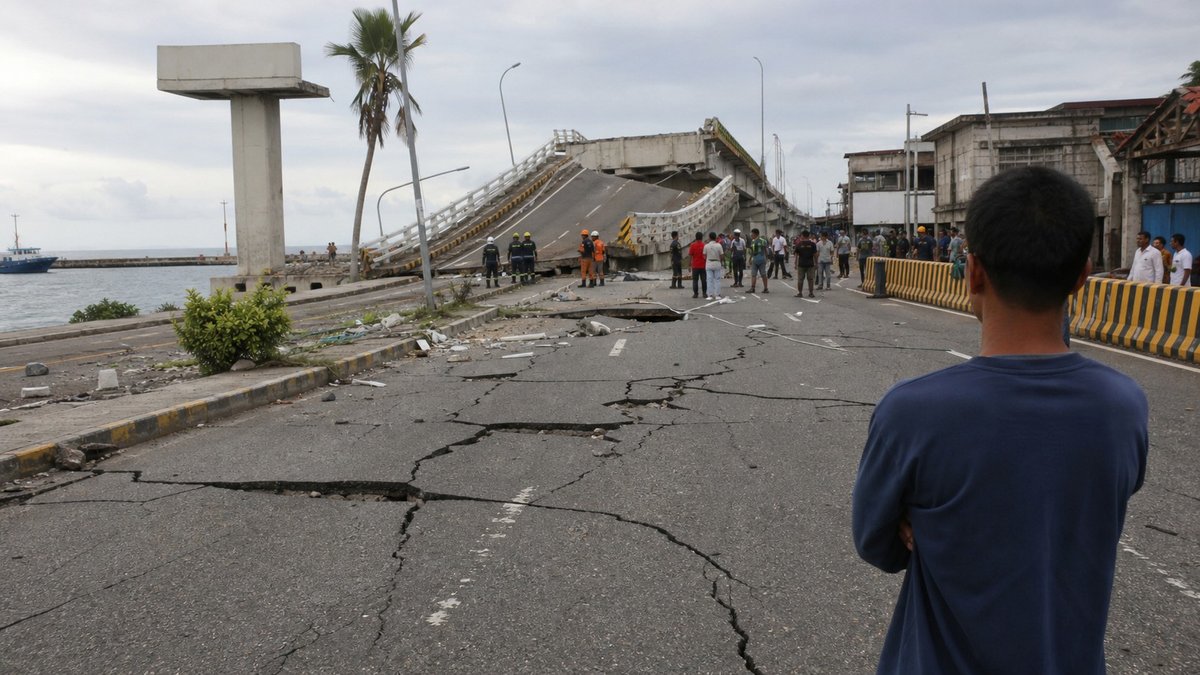Terremoto de 7,8 nas Filipinas deixa mortos, feridos e alerta de tsunami