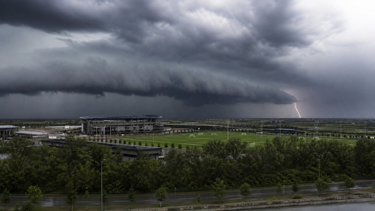 Alerta de tornado atinge base da Inglaterra e expõe o risco climático da Copa